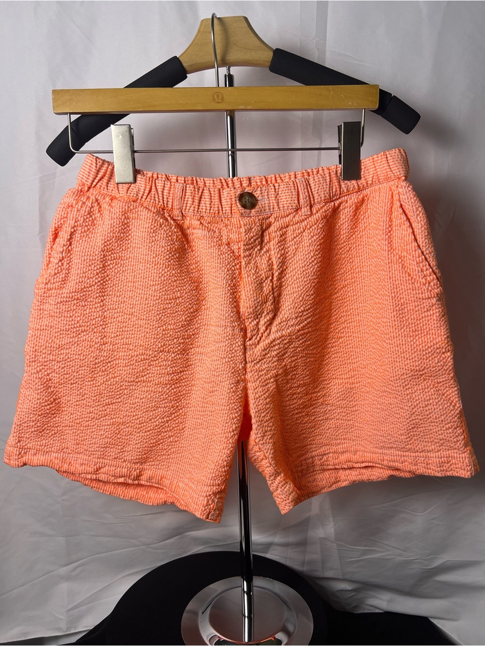Chubbies Men's Seersucker Shorts Pink Peach Stripe 5.5" Inseam L (Fits M)